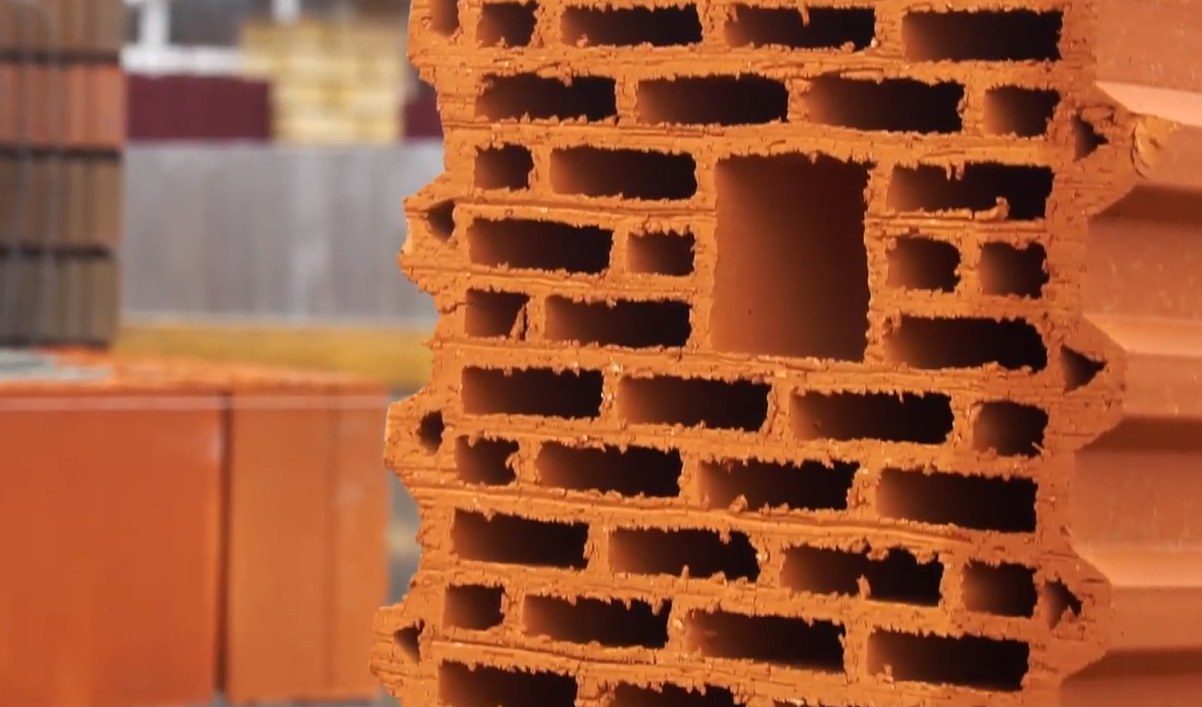Как правильно осуществить кладку керамических блоков, их достоинства и недостатки