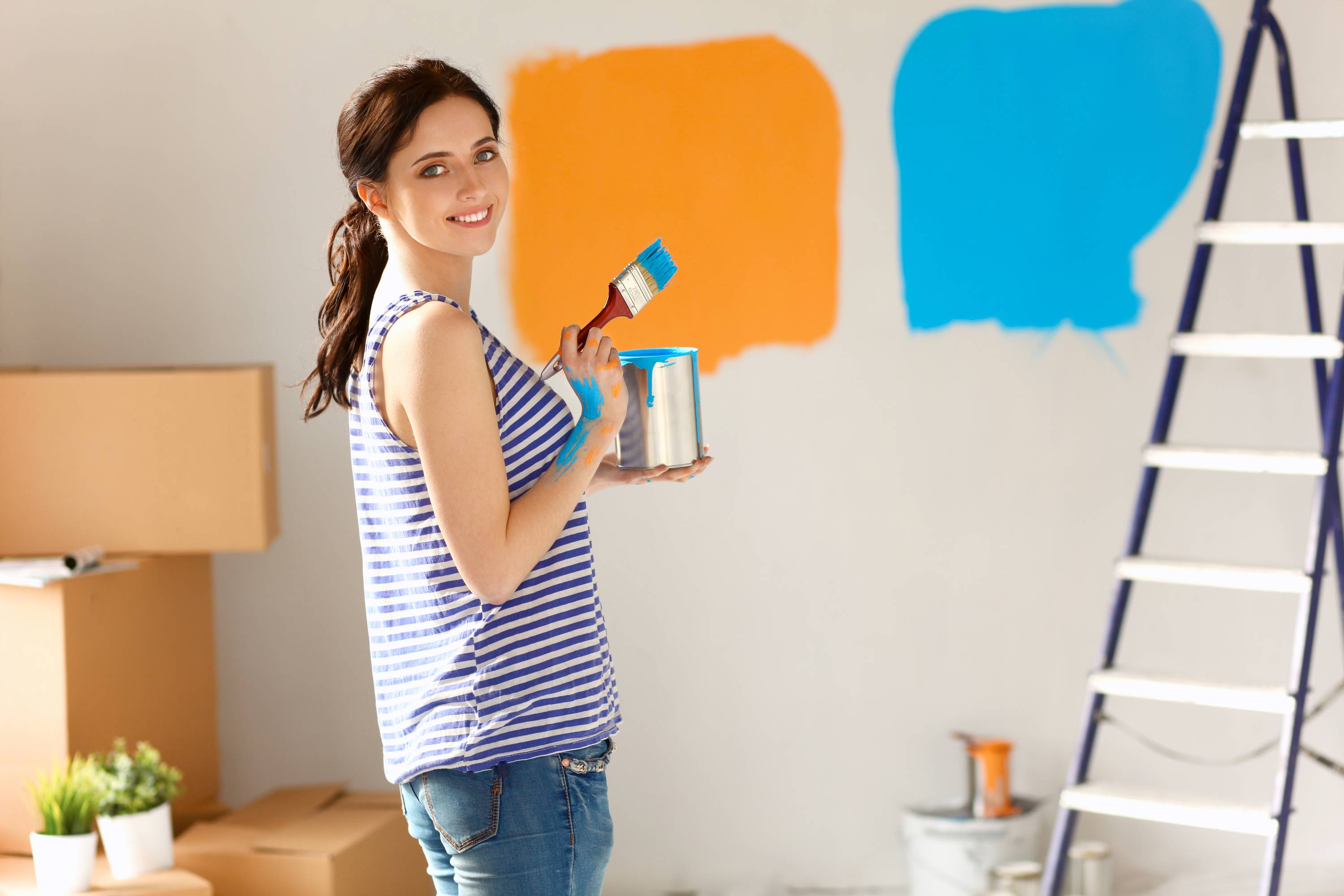В какой цвет покрасить стены в спальне, коридоре, гостинной комнате, зале: выбор палитры краски (фото)
