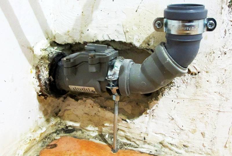 Как правильно установить вакуумный клапан на канализацию?