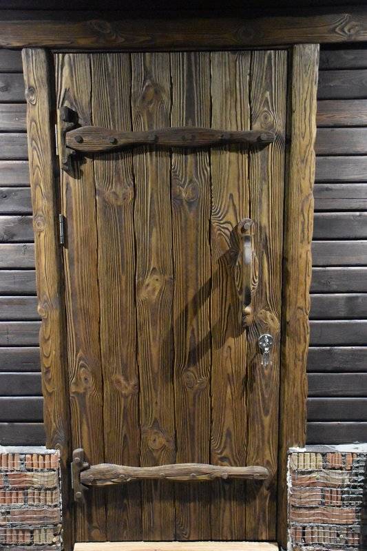 Как сделать деревянные межкомнатные двери под старину своими руками: фото, видео