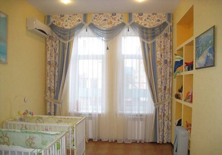 Оригинальные шторы в детскую комнату для маленькой девочки