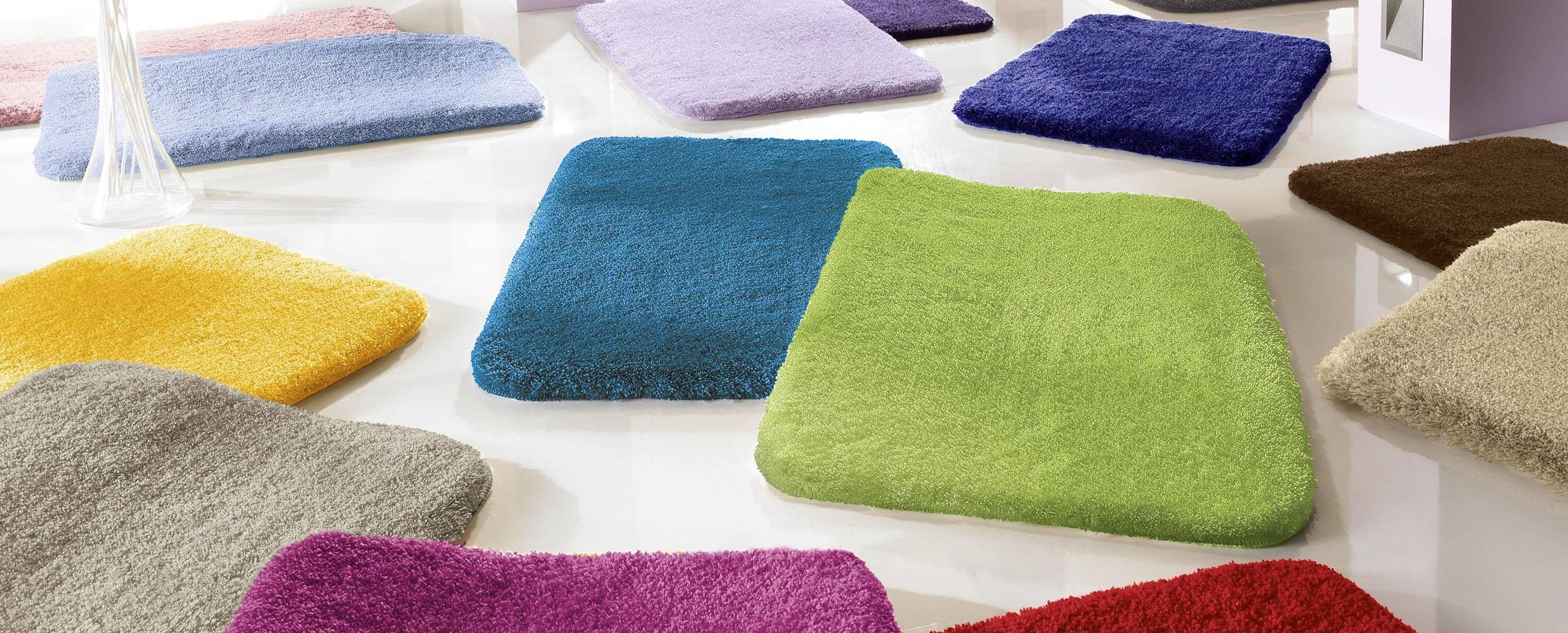 Красиво, комфортно, уютно: фото интересных ковриков для ванной и советы по выбору