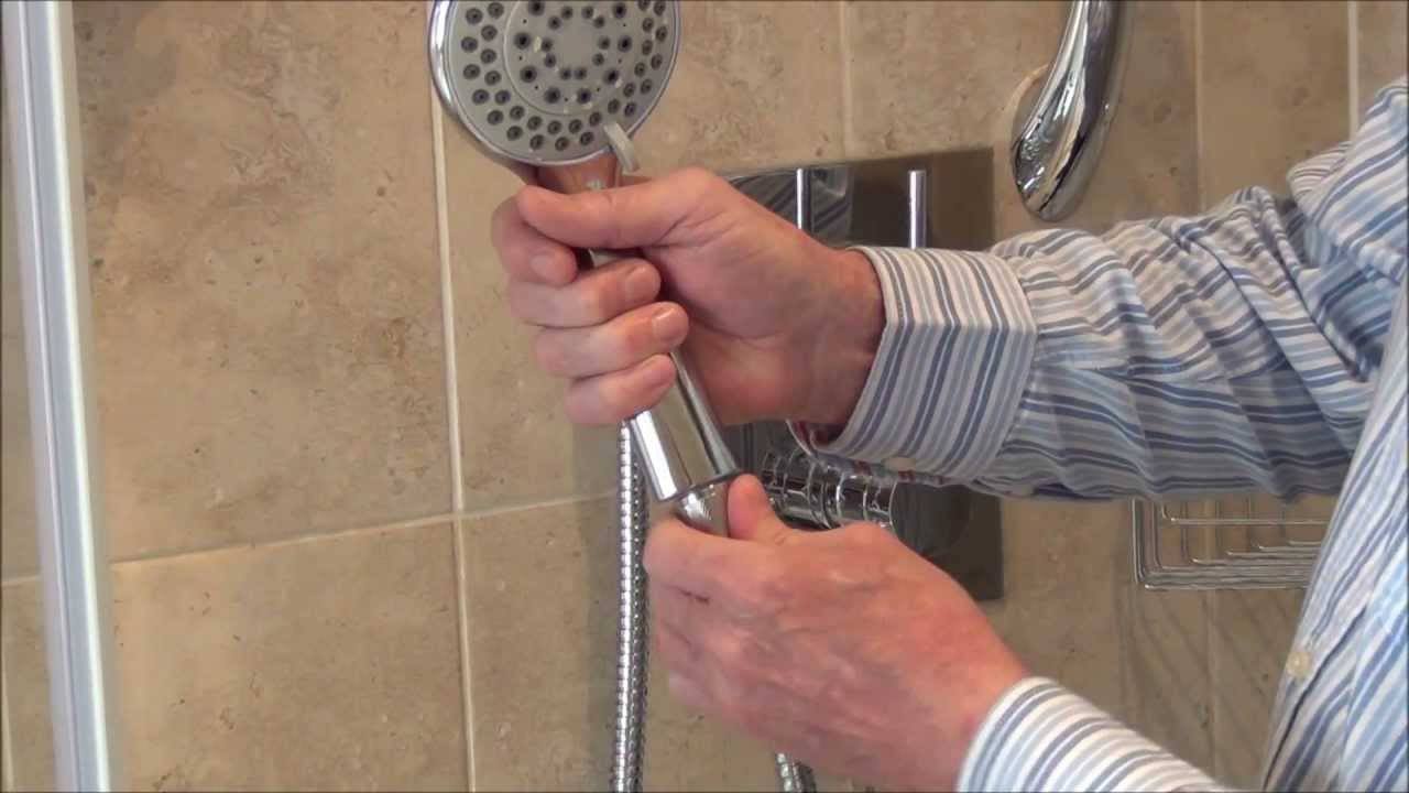 Как очистить плитку в ванной: моющие средства и народные методы для ухода за кафелем