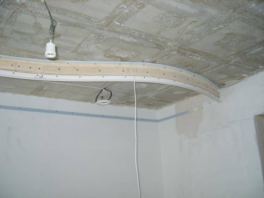 Двухуровневые натяжные потолки с подсветкой: монтаж своими руками