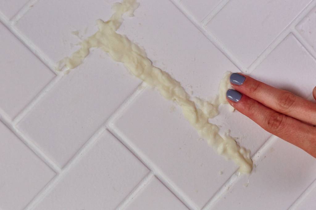 Как очистить швы между плиткой на полу, как отмыть и отбелить швы между кафельной плиткой на кухне