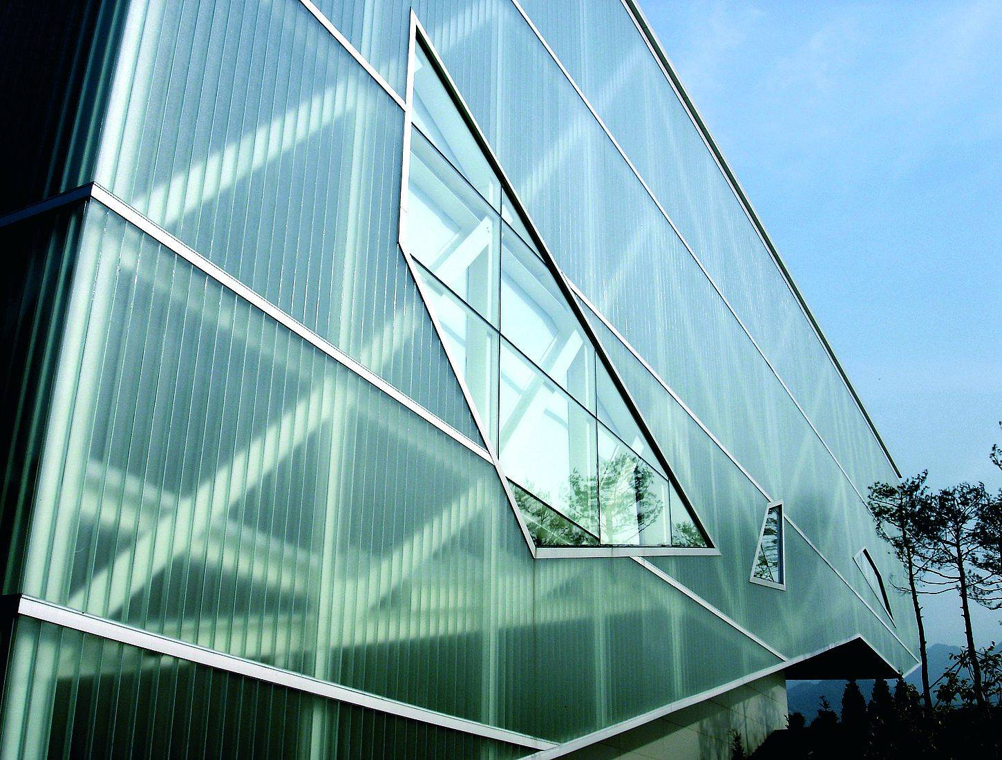 Стеклопакеты. профильное стекло. строительные изделия из стекла