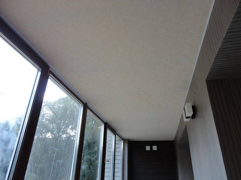 Потолок на балконе: 60 фото, дизайн, этапы работы, материалы