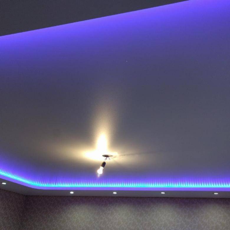 Как правильно монтировать подсветку в натяжной потолок или в двухуровневый из гкл: варианты крепления, способы комбинирования светодиодов и лед ламп - все об электрике от экспертов