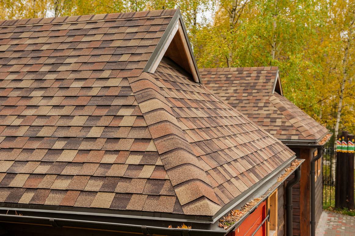 Чем покрывать крышу своего дома: выбираем экономное и качественное покрытие, советы опытных кровельщиков