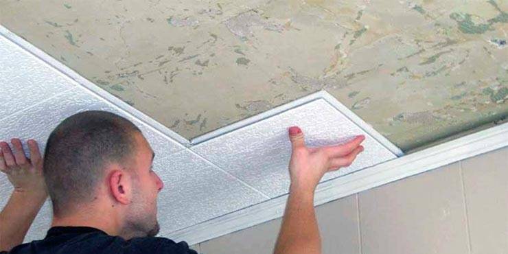 Потолочная плитка: как клеить правильно, выбор материала, способы выполнения работы своими руками