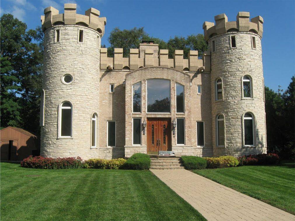 Проект дома замка в средневековом стиле: особенности строительства красивых зданий с фото