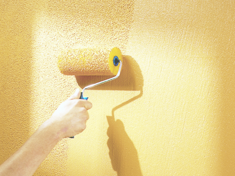Фактурная краска для стен: фасадная и для внутренней отделки, как наносить - видео о способах, фото в интерьере, как сделать своими руками рельефную окраску