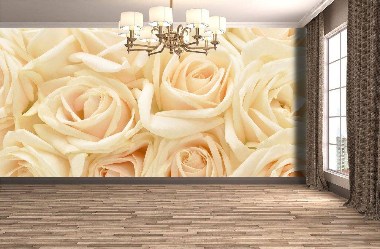 Обои с розами в интерьере комнаты