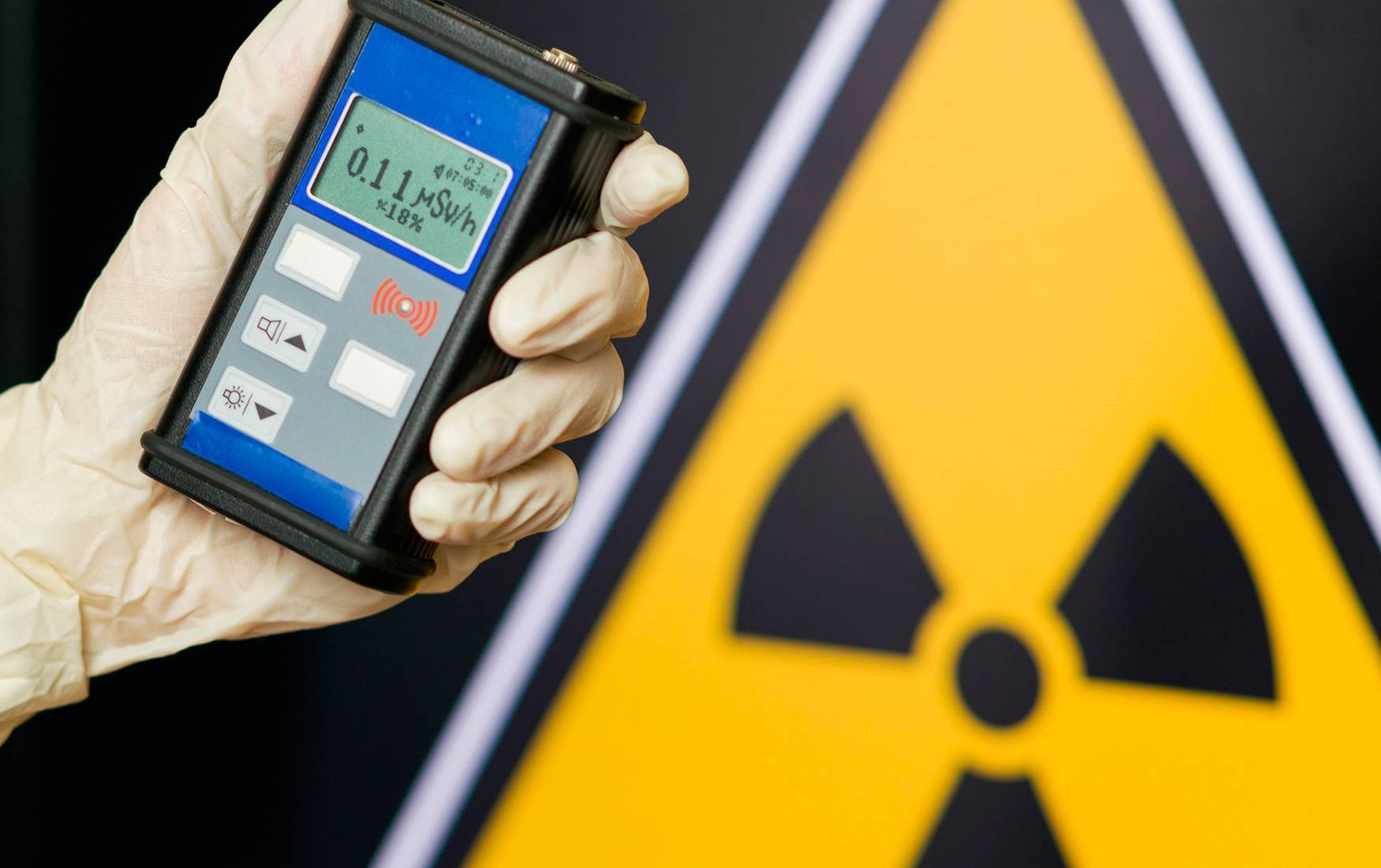 В чём измеряется радиация: радиационный фон и дозы облучения