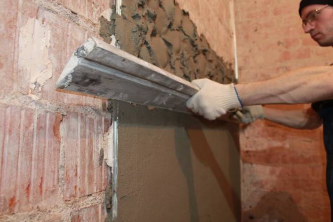 Правильное выравнивание стен в доме своими руками- пошаговая инструкция +видео