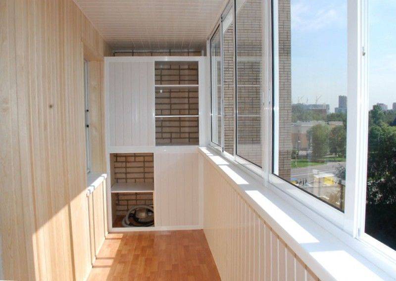 Чем лучше обшить балкон внутри: виды материалов и их особенности