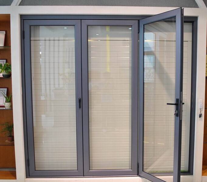 Алюминиевые витражи, виды используемого стекла в таких входных дверях, установка и эксплуатация